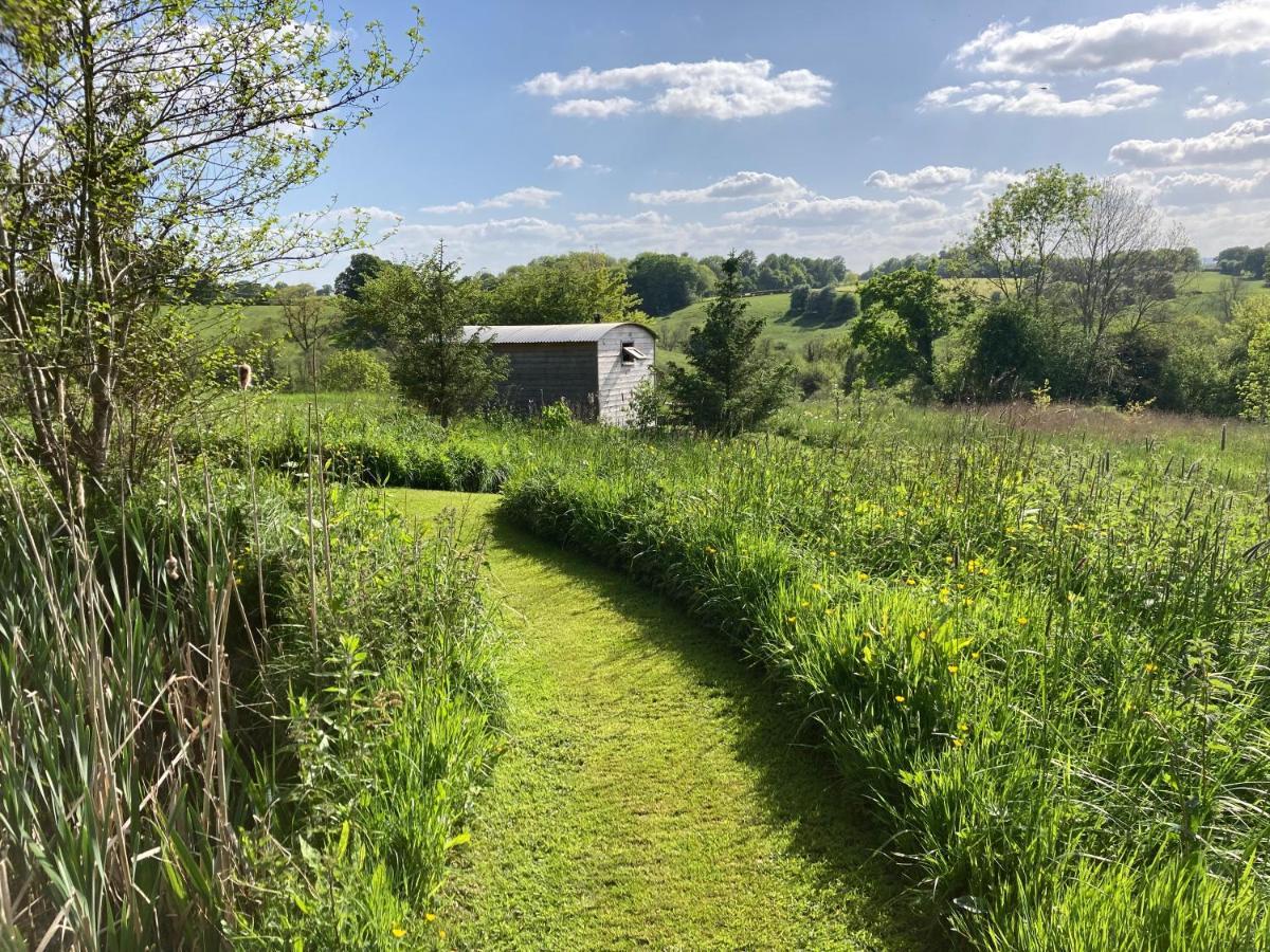 The Shepherd's Hut With Seasonal Swimming Pool *