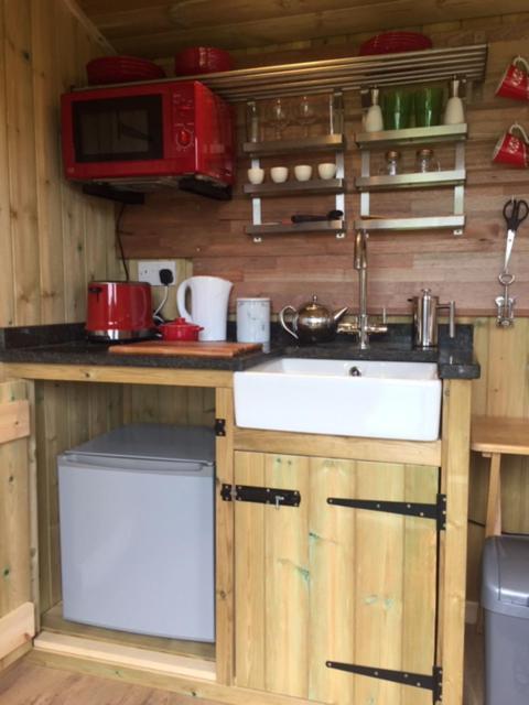 The Shepherd's Hut With Cosy Logburner *