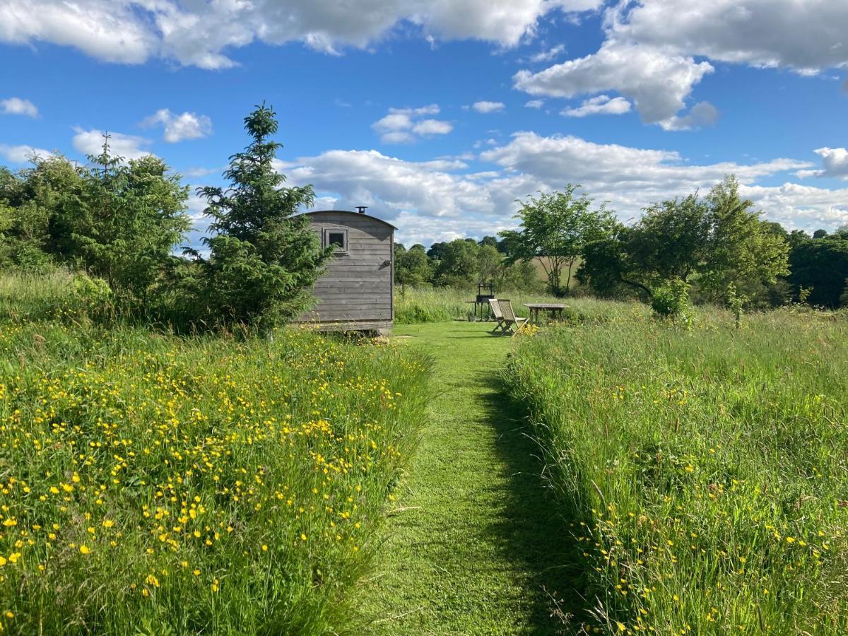 The Shepherd's Hut With Seasonal Swimming Pool * Wrexham