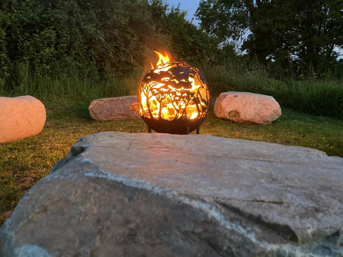The Shepherd's Hut With Cosy Logburner