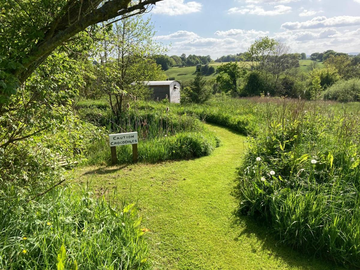 The Shepherd's Hut With Seasonal Swimming Pool *